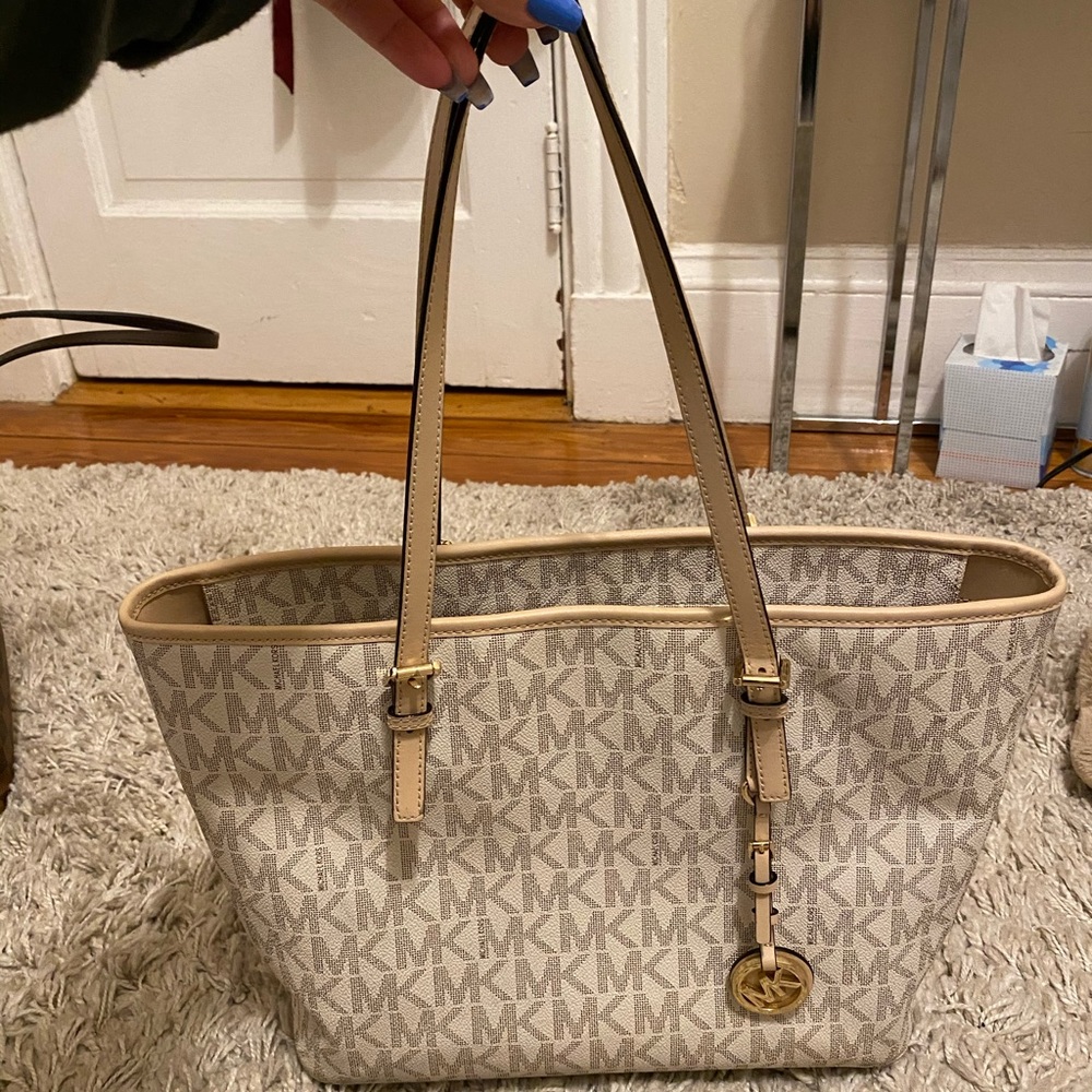 White Michael Kors logo tote with matching wallet